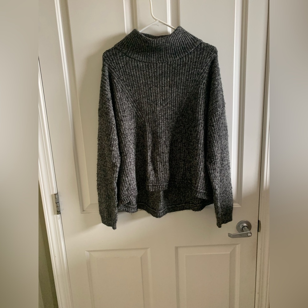 French Connection Women’s Turtle Neck High Low Grey Knit Sweater Size Medium